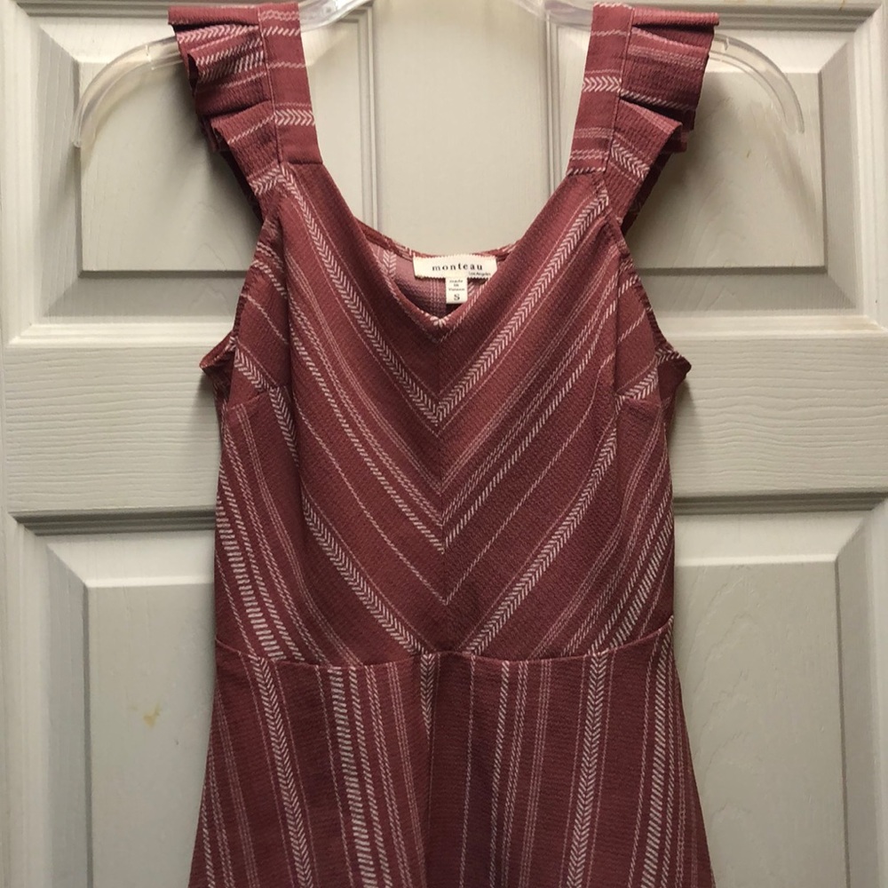 Dusty pink striped tank top with ruffly sleeves